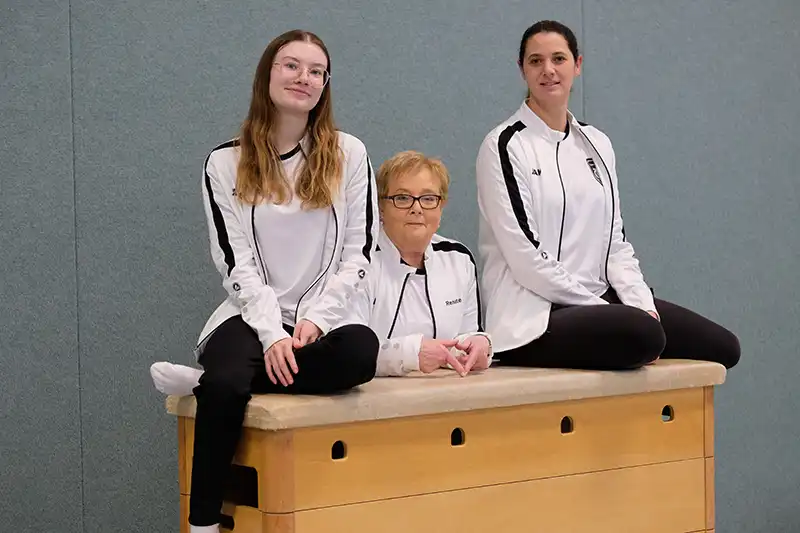 on li nach re Mia Lücke, Renate Molthahn und Sarah Mußmann